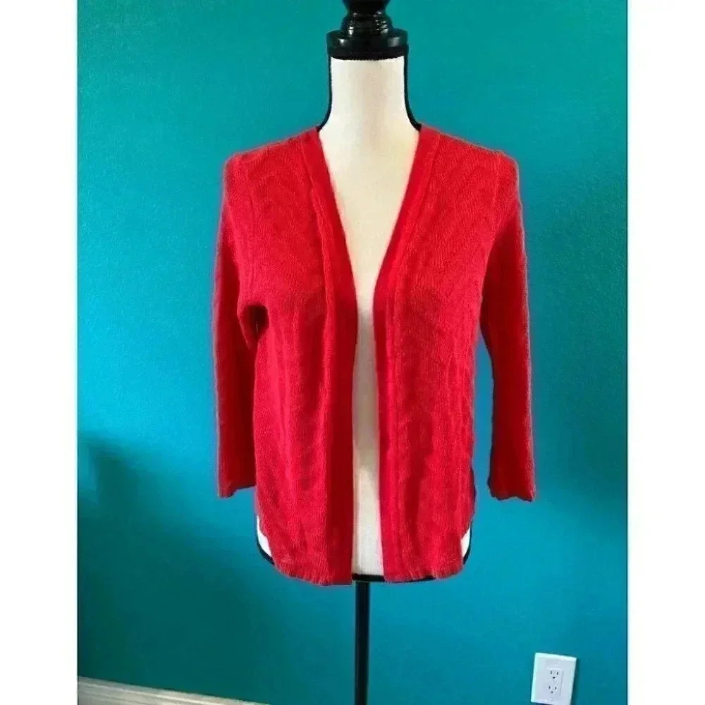 ⭐️ Red time and tru cardigan in size medium